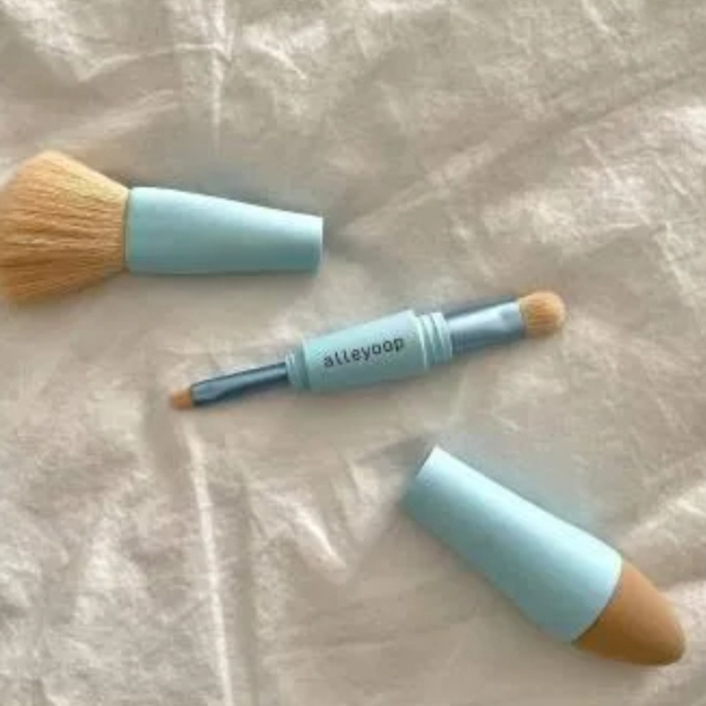 Alleyoop Multi-Tasker 4-in-1 Makeup Brush NIB